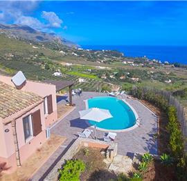 2 bedroom villa with infinity pool near Scopollo, sleeps 4